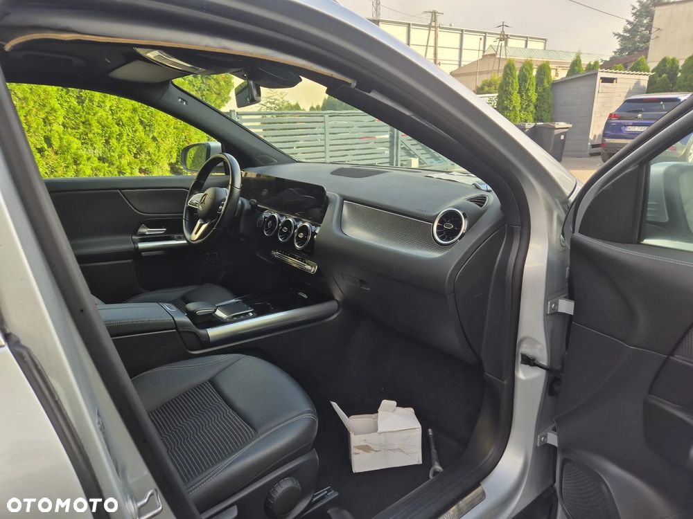 Mercedes-Benz GLA - 11