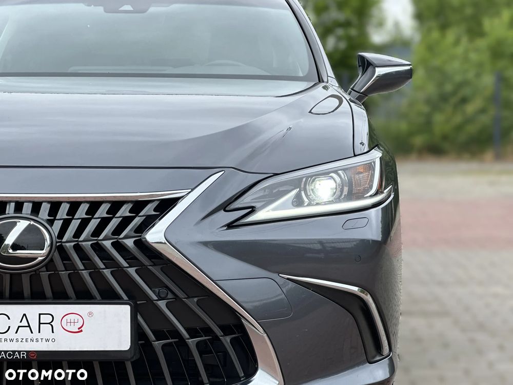 Lexus ES 300h Business Edition - 37
