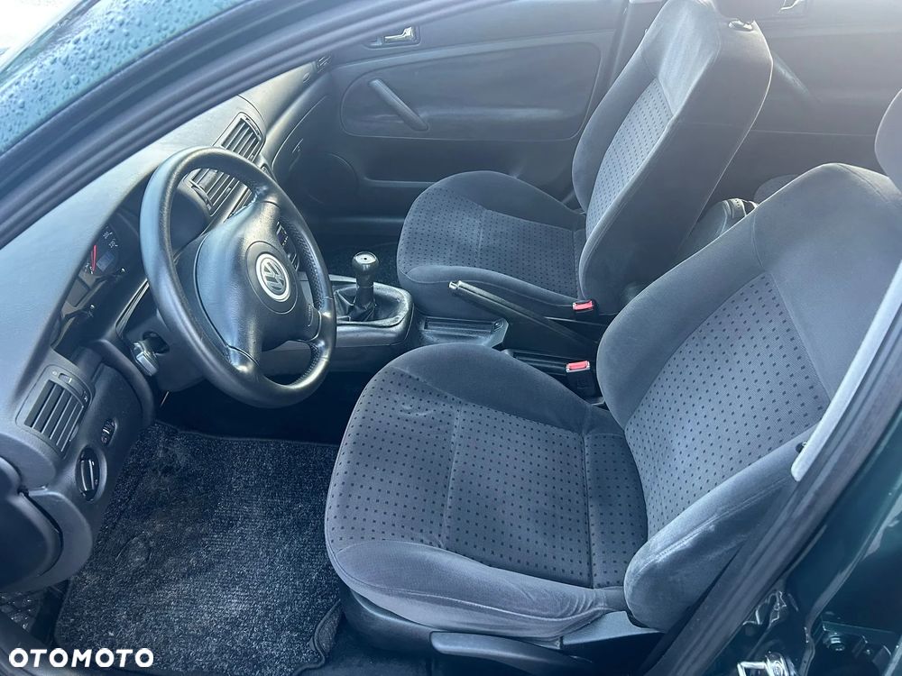 Volkswagen Passat 1.9 TDI Comfortline - 8