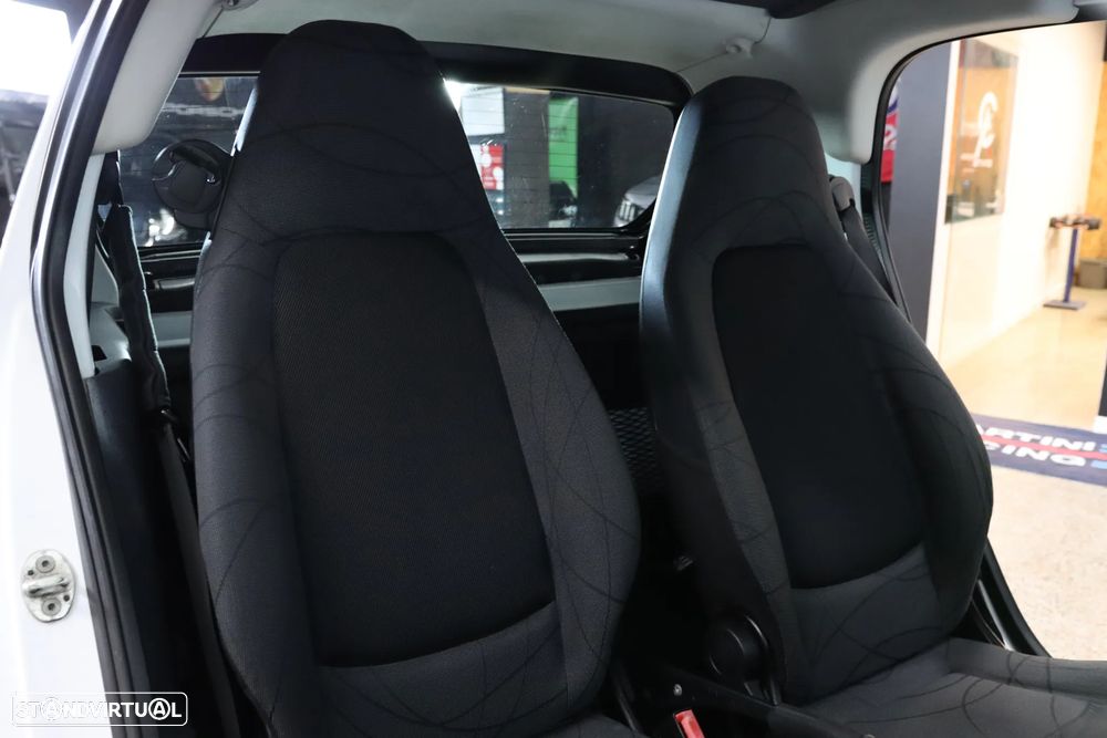 Smart ForTwo Coupé cdi softouch black&white limited dpf - 19