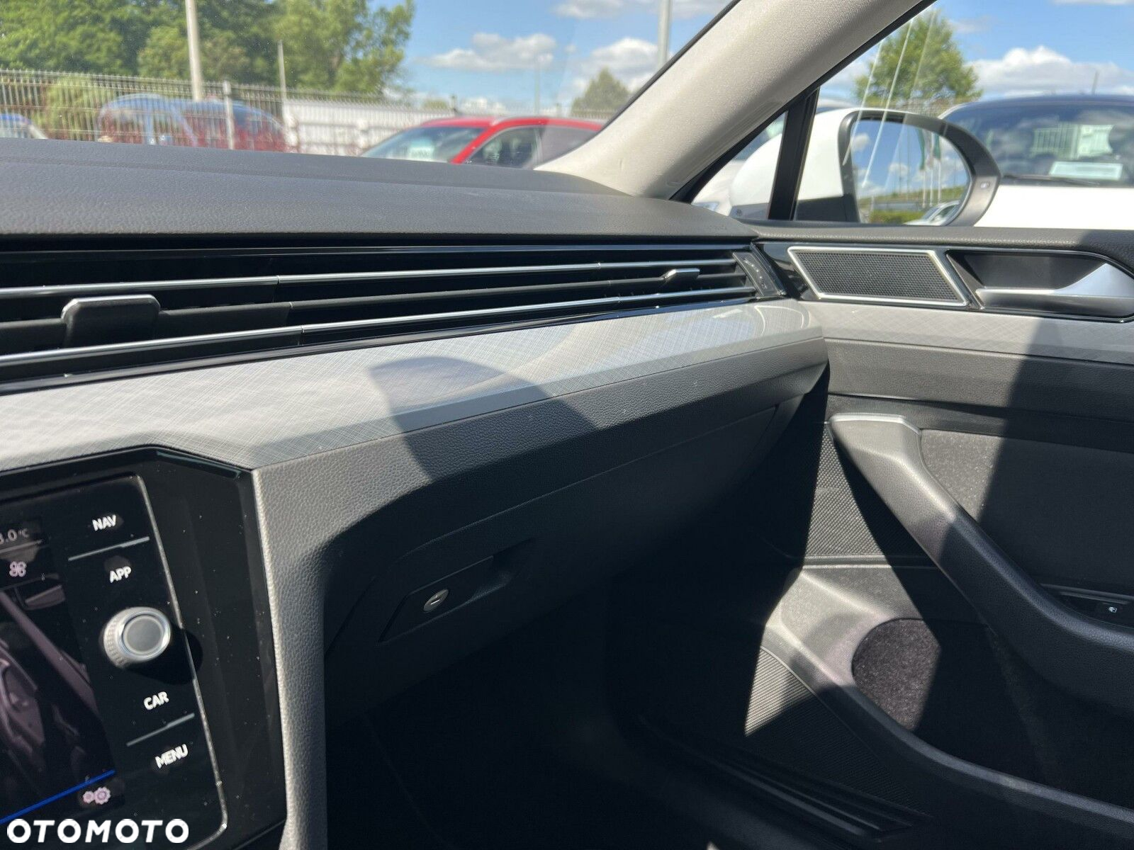 Volkswagen Passat - 33