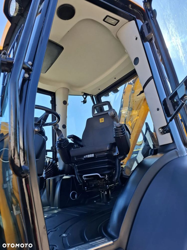 JCB 4CX - 35
