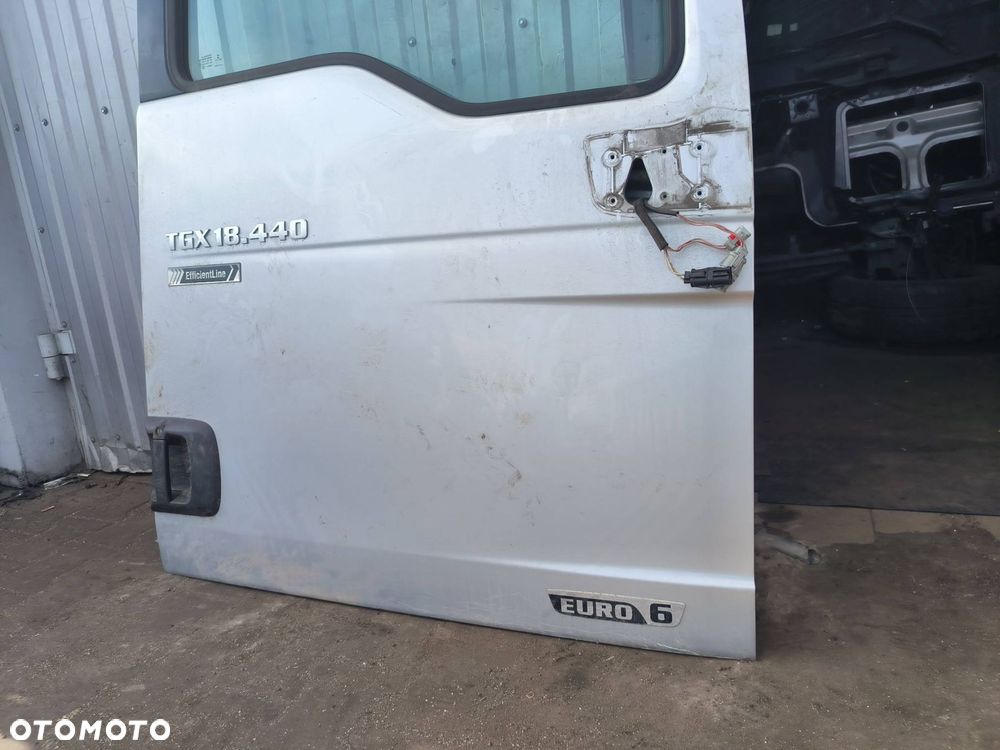 DRZWI PRAWE PRZÓD MAN TGX 18.440 E6 - 5