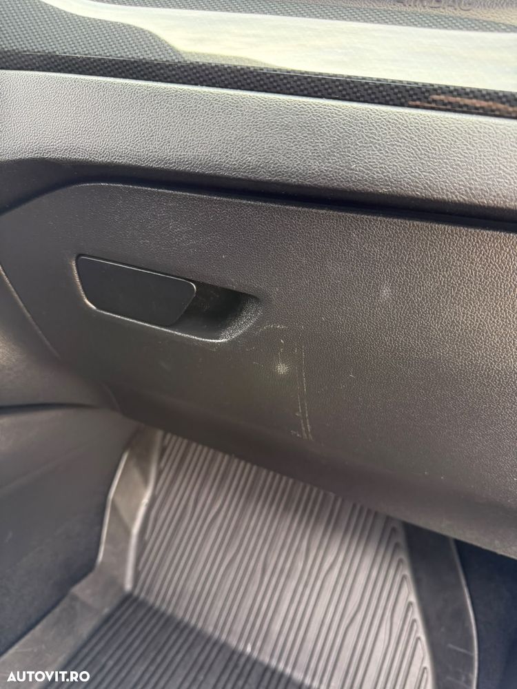 FORD Focus 2020 — imagine 8