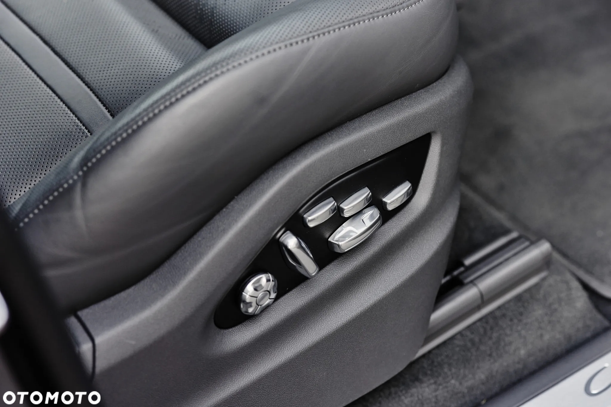 Porsche Cayenne Coupe E-Hybrid Platinum Edition - 13