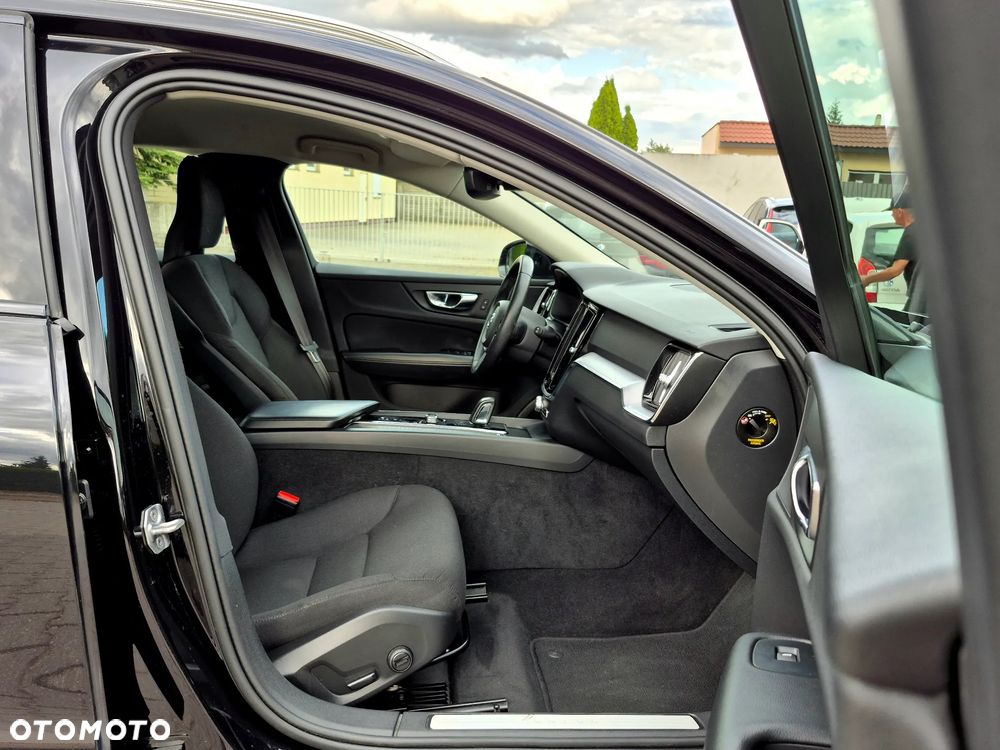 Volvo V60 Cross Country - 13
