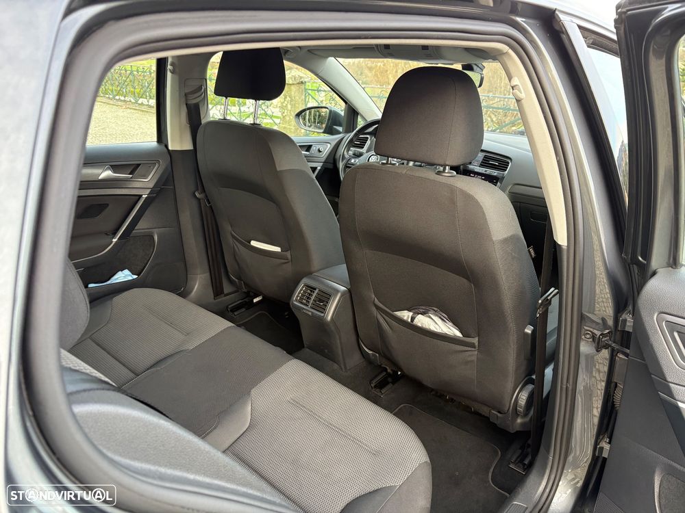 VW Golf 1.6 TDI R-Line - 11