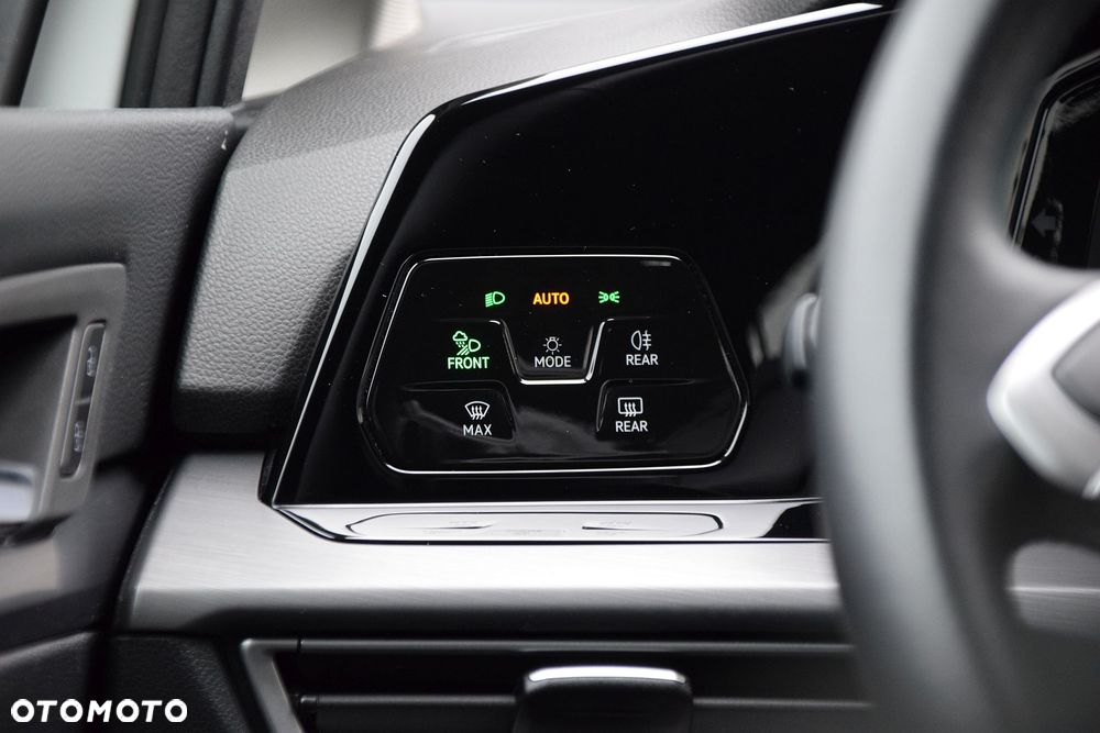 Volkswagen Golf 1.5 eTSI EVO Style DSG - 26