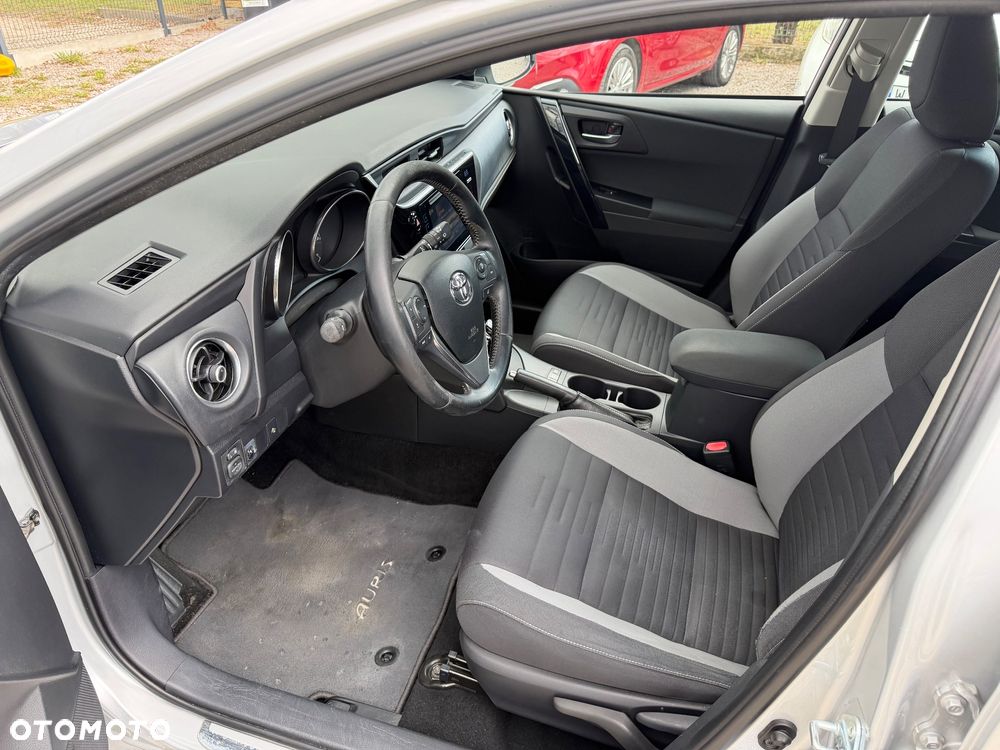 Toyota Auris Hybrid 135 Premium - 14