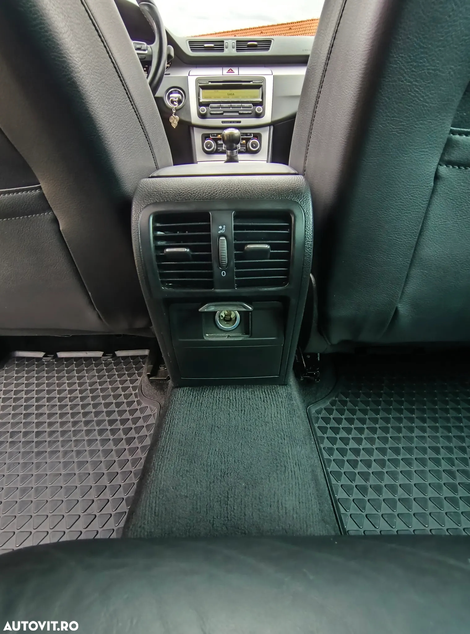 Volkswagen Passat - 14