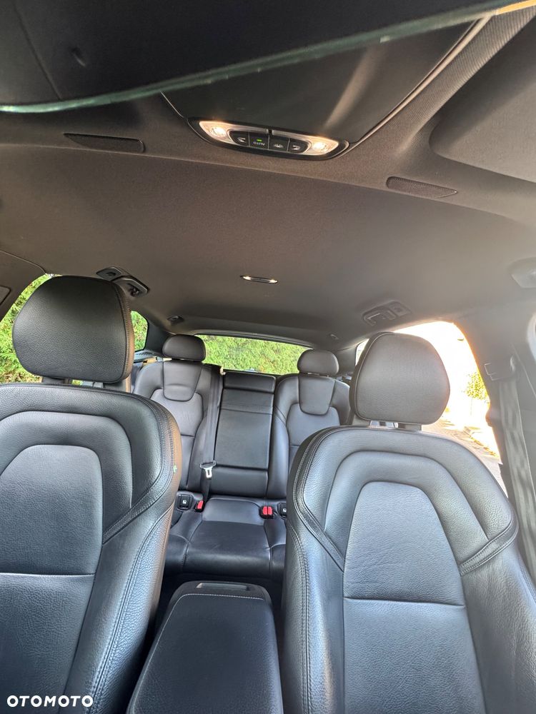 Volvo XC 60 D4 AWD R-Design - 19