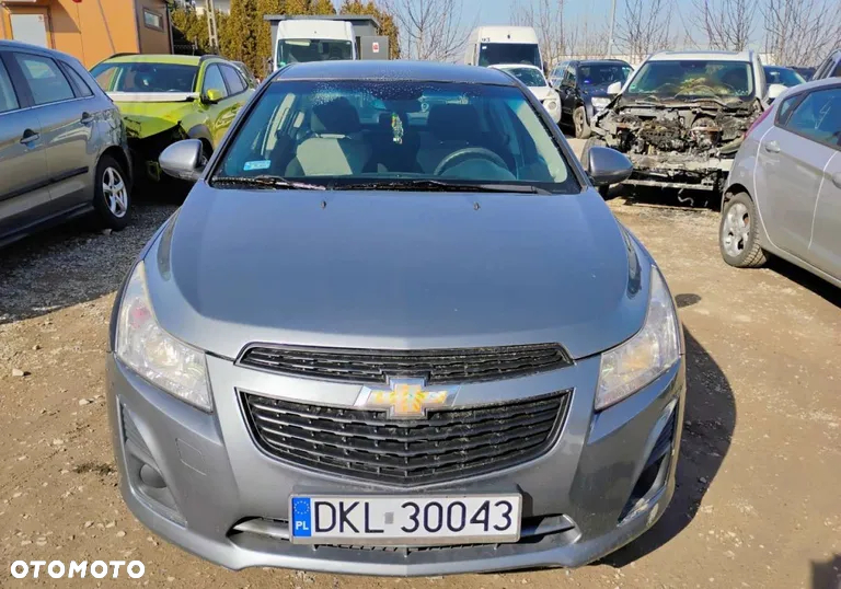 Chevrolet Cruze 1.8 LS+ - 16