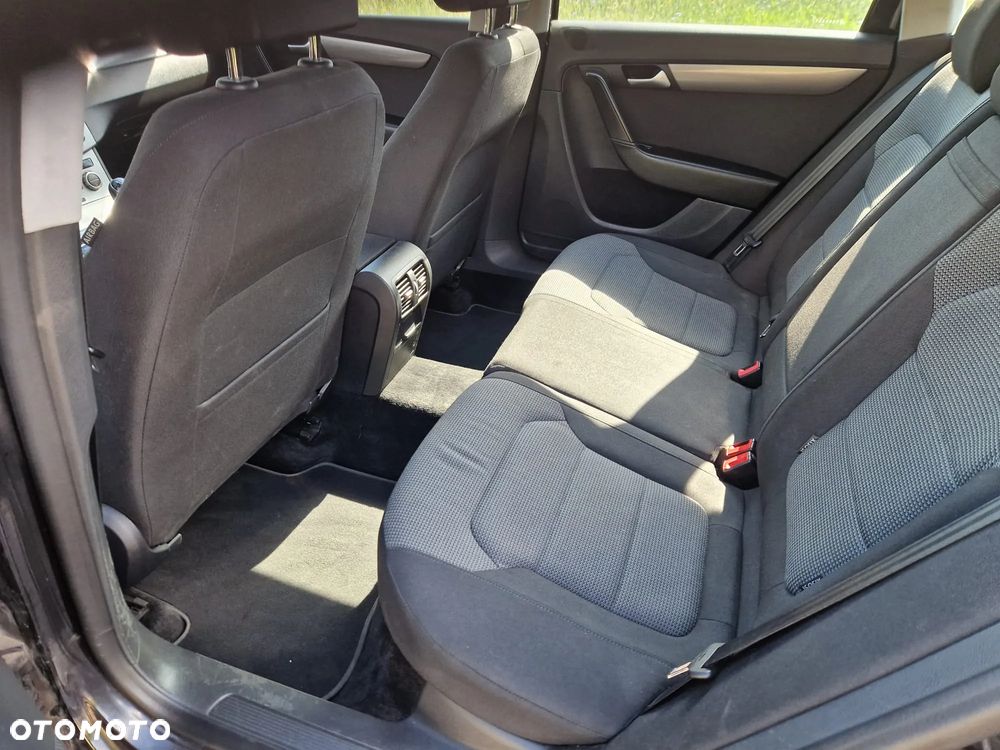 Volkswagen Passat 1.6 TDI BlueMotion Technology Comfortline - 10