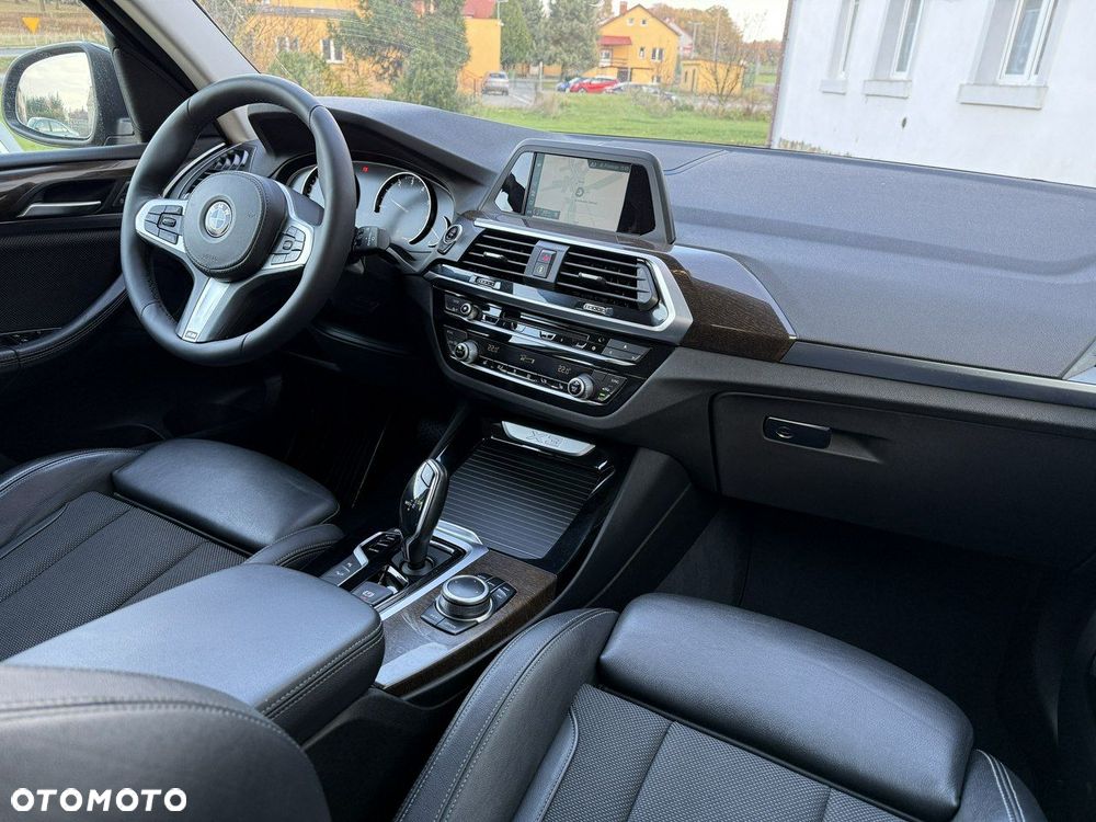 BMW X3 xDrive20i Advantage - 26