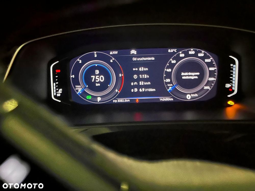 Volkswagen Tiguan - 11