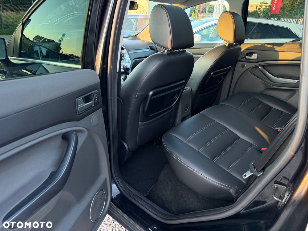 Ford Kuga 2.5 4x4 Titanium - 27