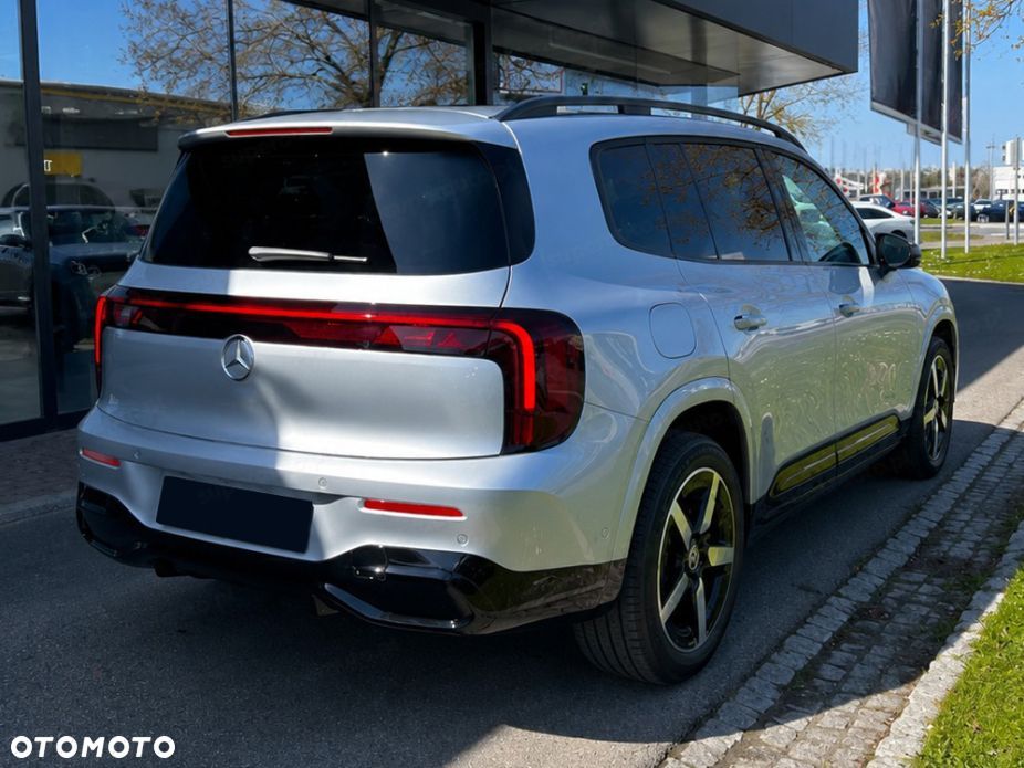 Mercedes-Benz GLB - 7