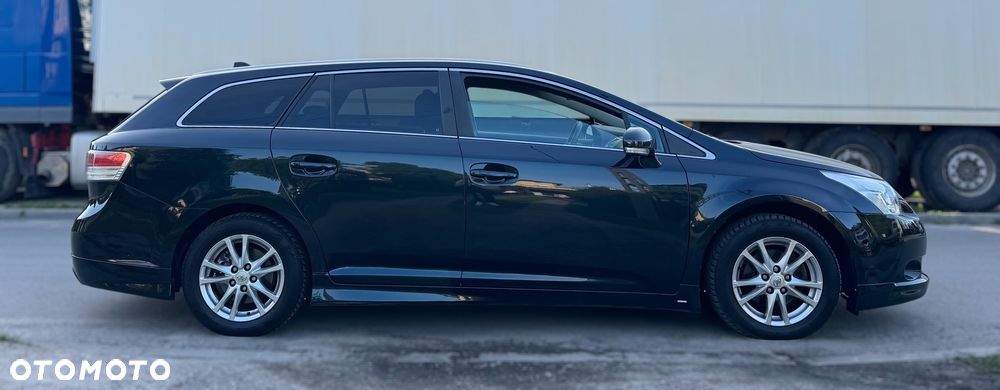 Toyota Avensis Touring Sports 1.8 Multidrive S Executive - 4