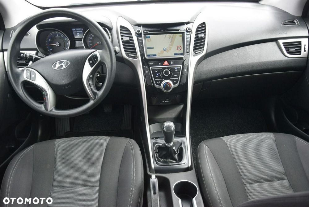 Hyundai i30 blue 1.4 Trend - 18