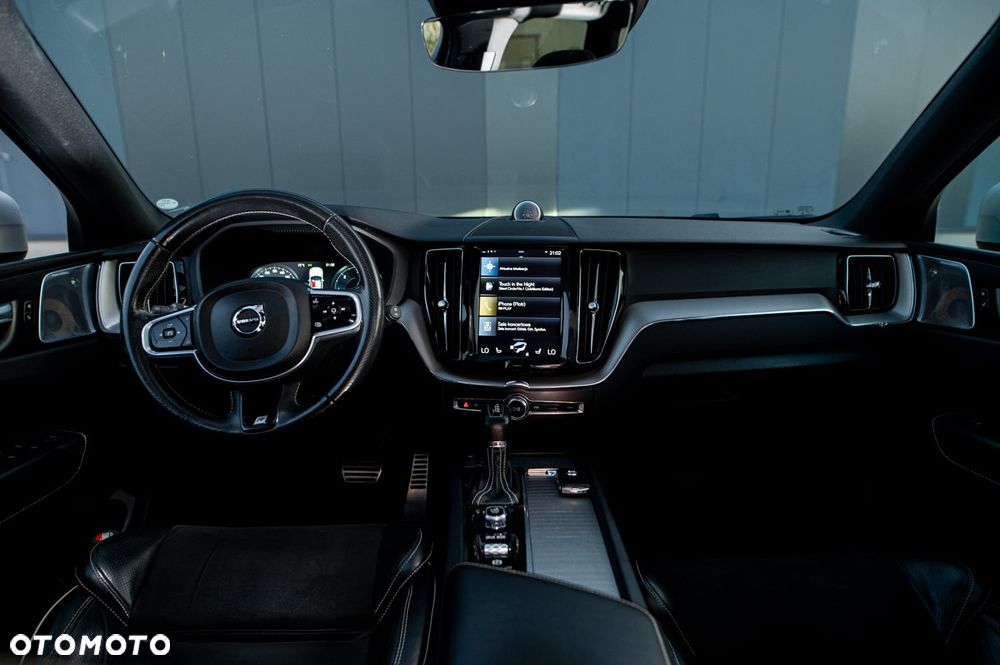 Volvo XC 60 D5 AWD Geartronic RDesign - 7