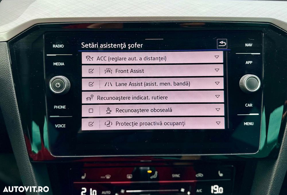 Volkswagen Passat Variant 2.0 TDI DSG Highline - 23