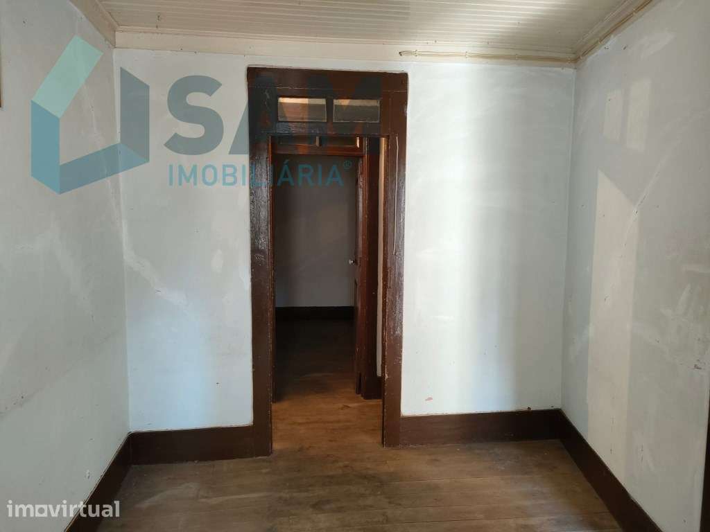 Moradia com Dois Pisos Independentes em Gouveia | Potencial de Inve... - Grande imagem: 4/35