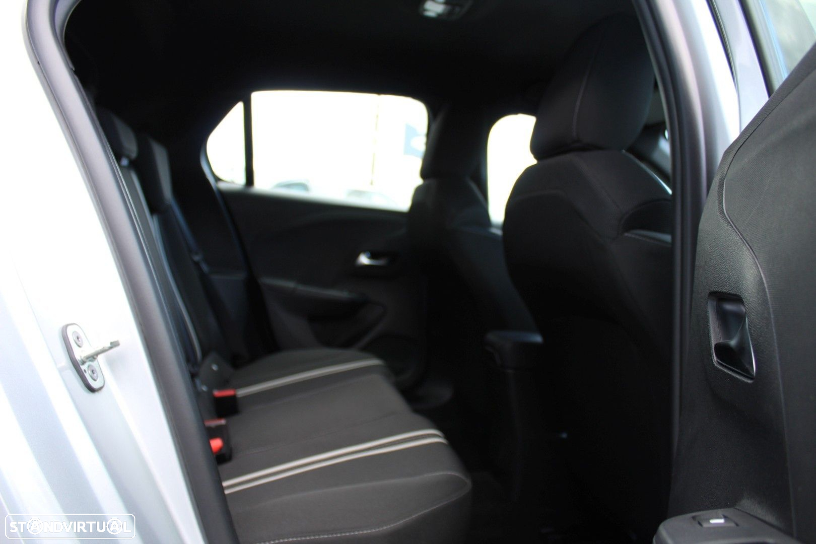 Opel Corsa 1.2 T GS Line Aut. - 24