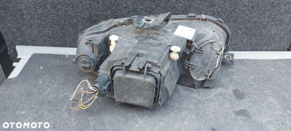 .  PRZOD PRZEDNIA LAMPA LEWA AUDI A3 8P - 4