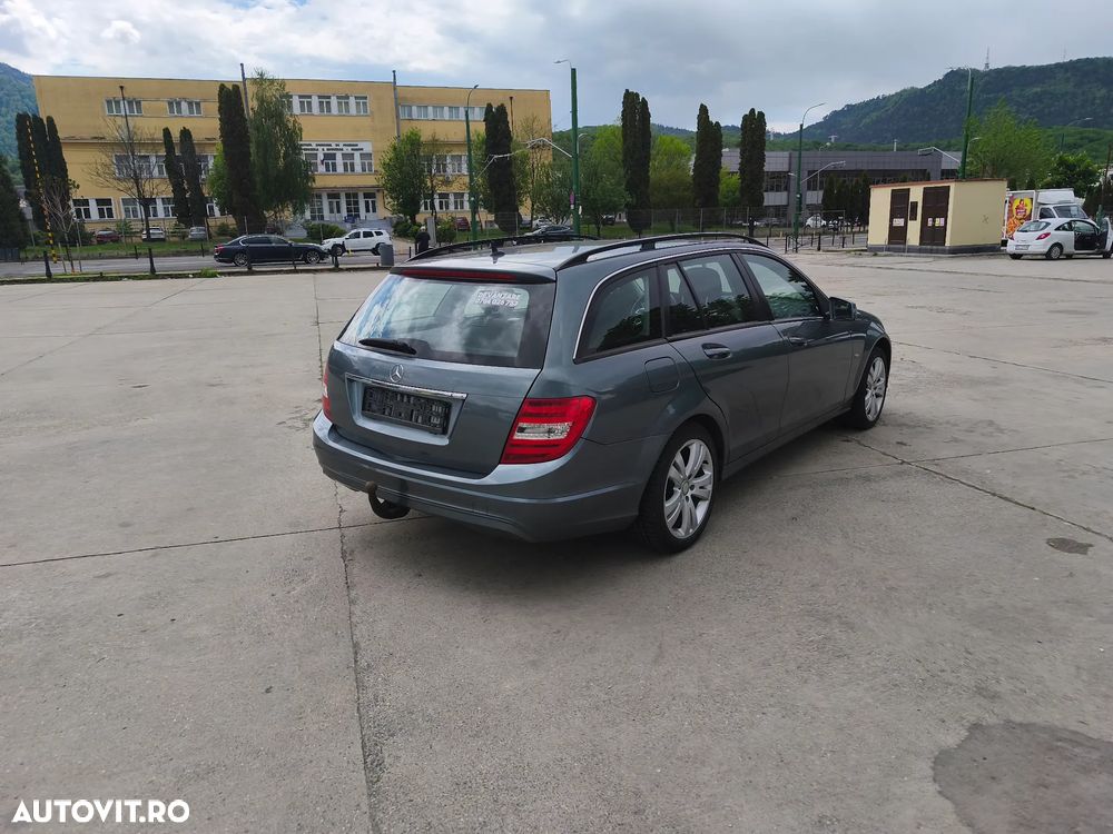 Mercedes-Benz C 180 BlueEFFICIENCY Elegance - 2
