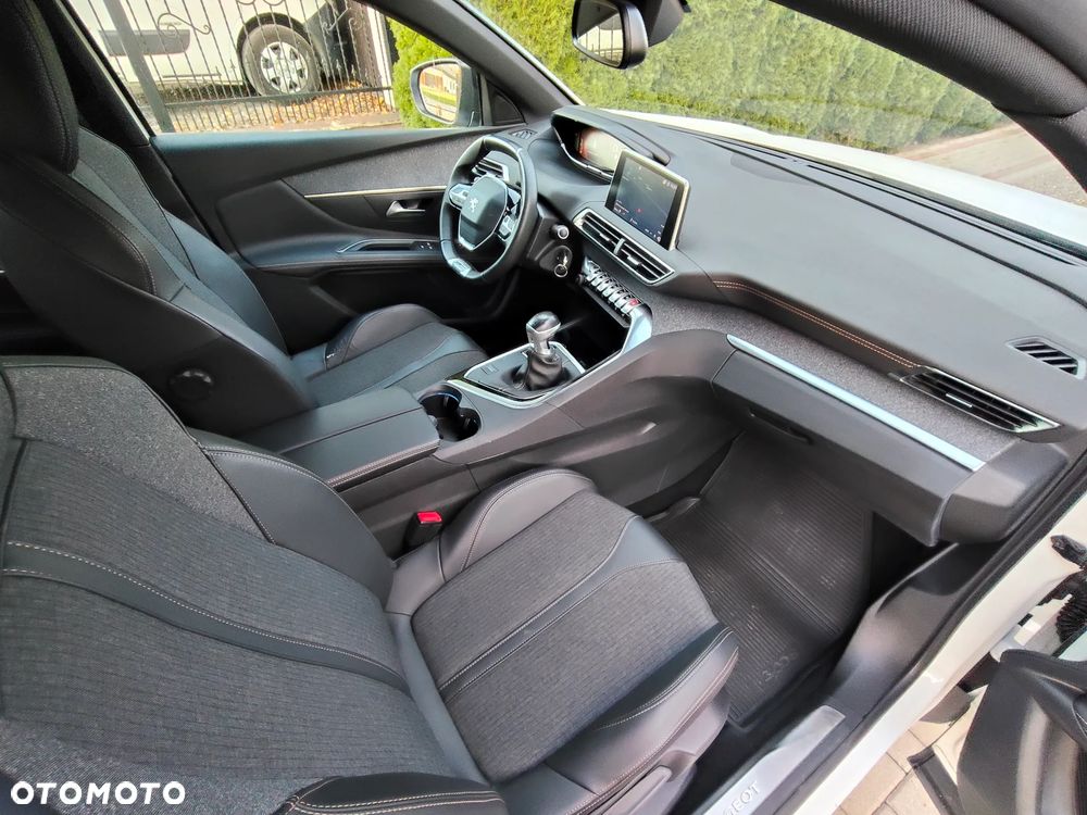 Peugeot 3008 - 25