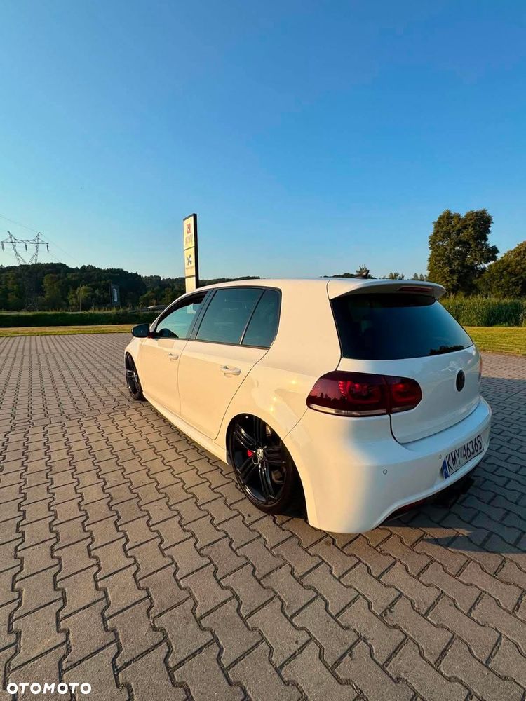 Volkswagen Golf - 2