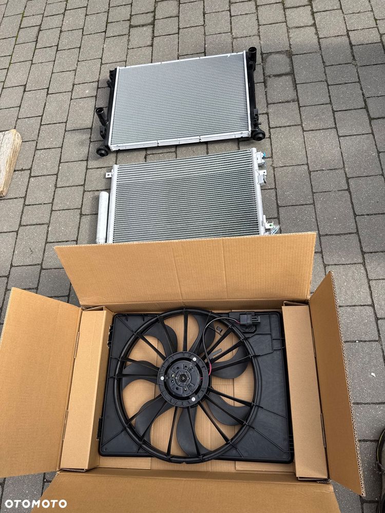 Dodge Challenger 15- chłodnica zestaw wentylator - 1