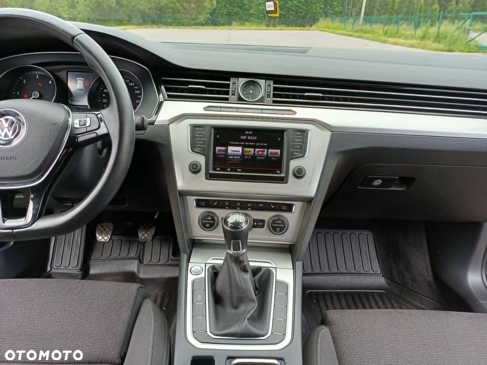 Volkswagen Passat - 14
