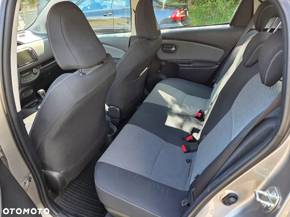 Toyota Yaris Hybrid 100 Premium EU6 - 15