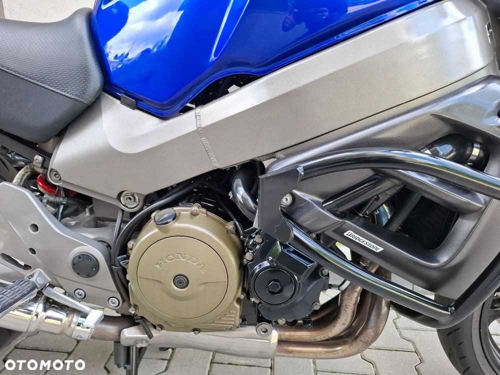 Honda X11 - 27