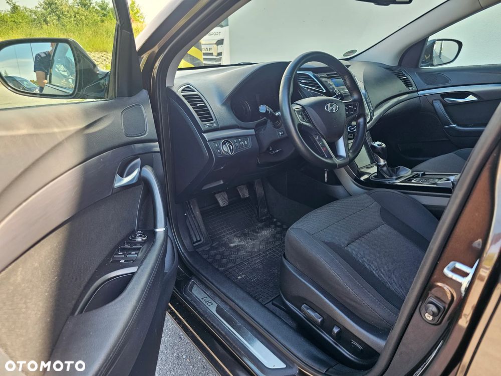 Hyundai i40 Kombi 1.7 CRDi Premium - 9