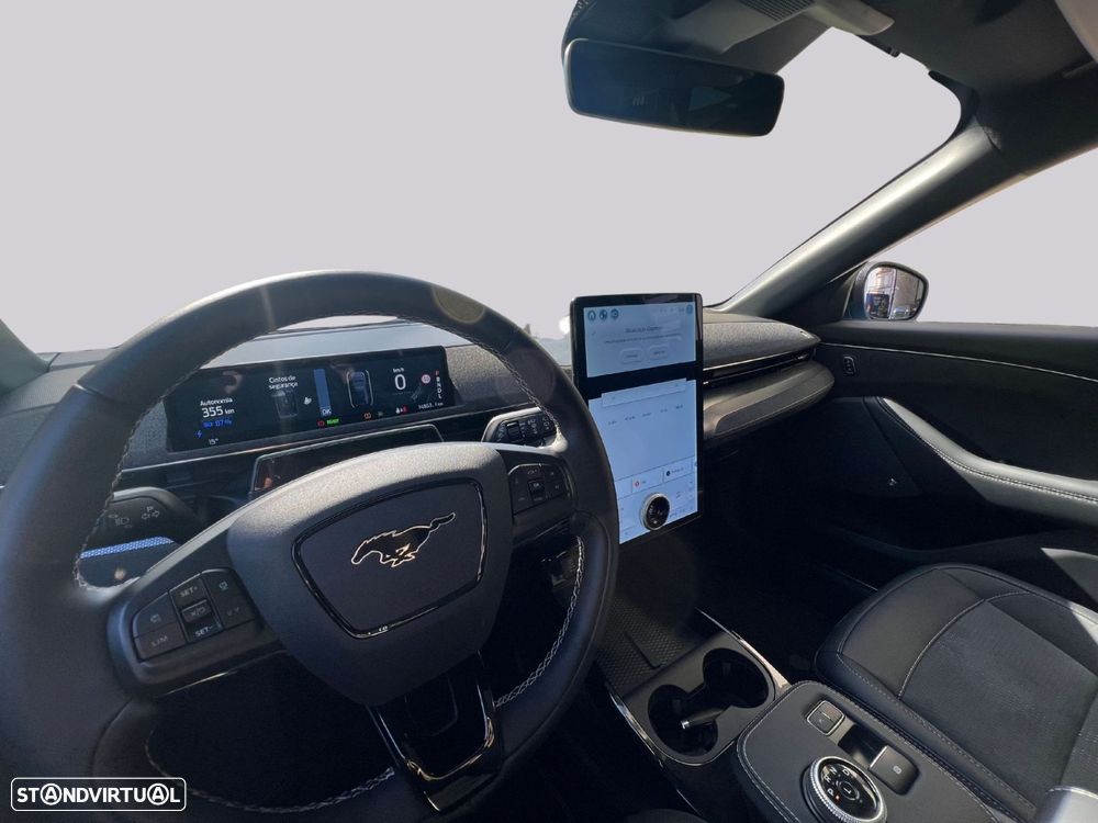 Ford Mustang Mach-E GT AWD - 26