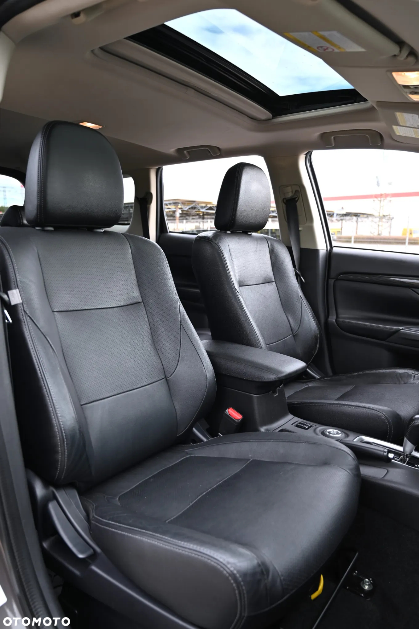 Mitsubishi Outlander - 24