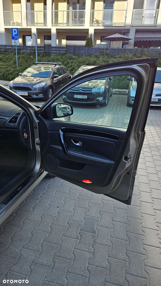 Renault Laguna dCi 175 FAP Initiale - 22