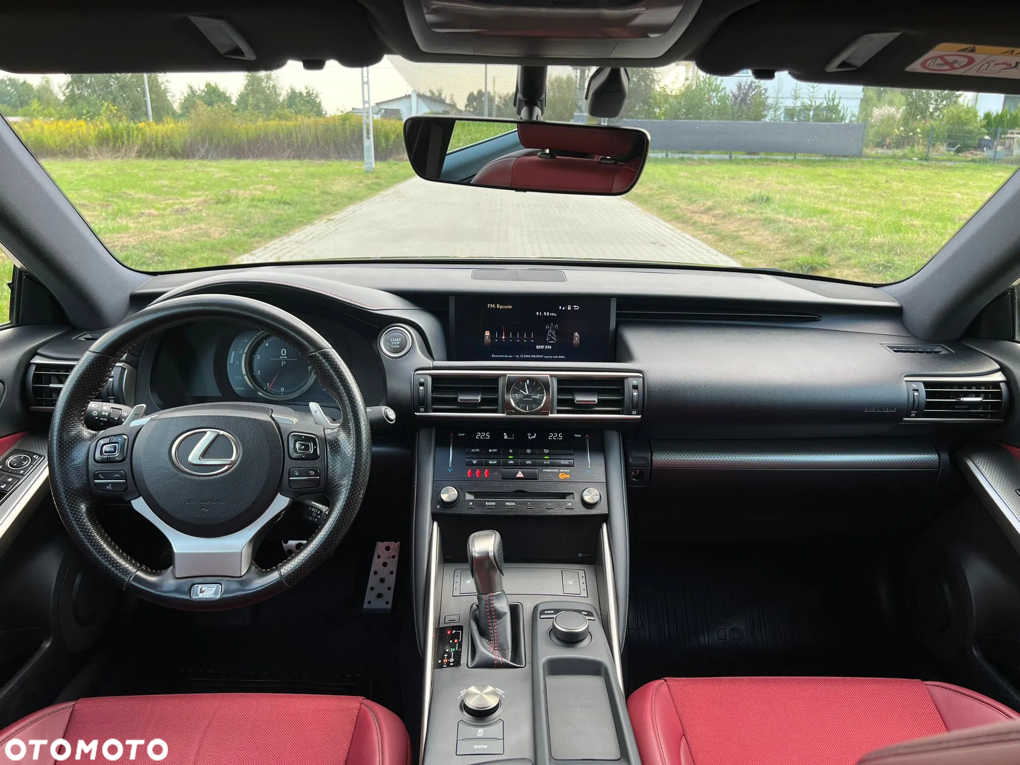 Lexus IS 200t / 300 F Sport - 32