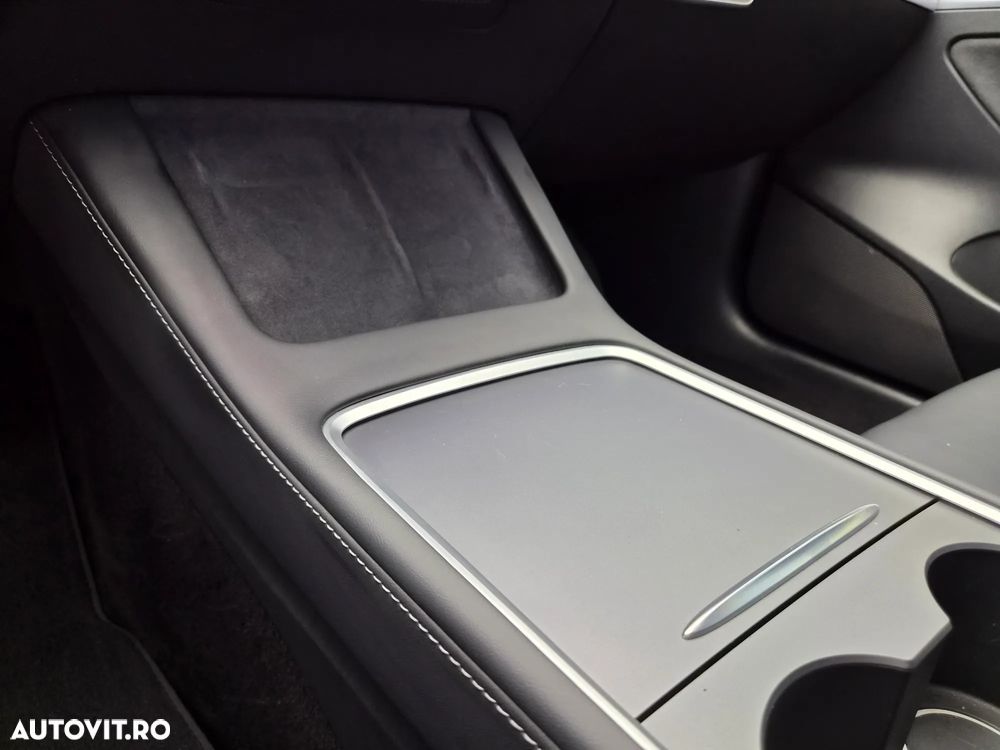 Tesla Model 3 RWD - 24