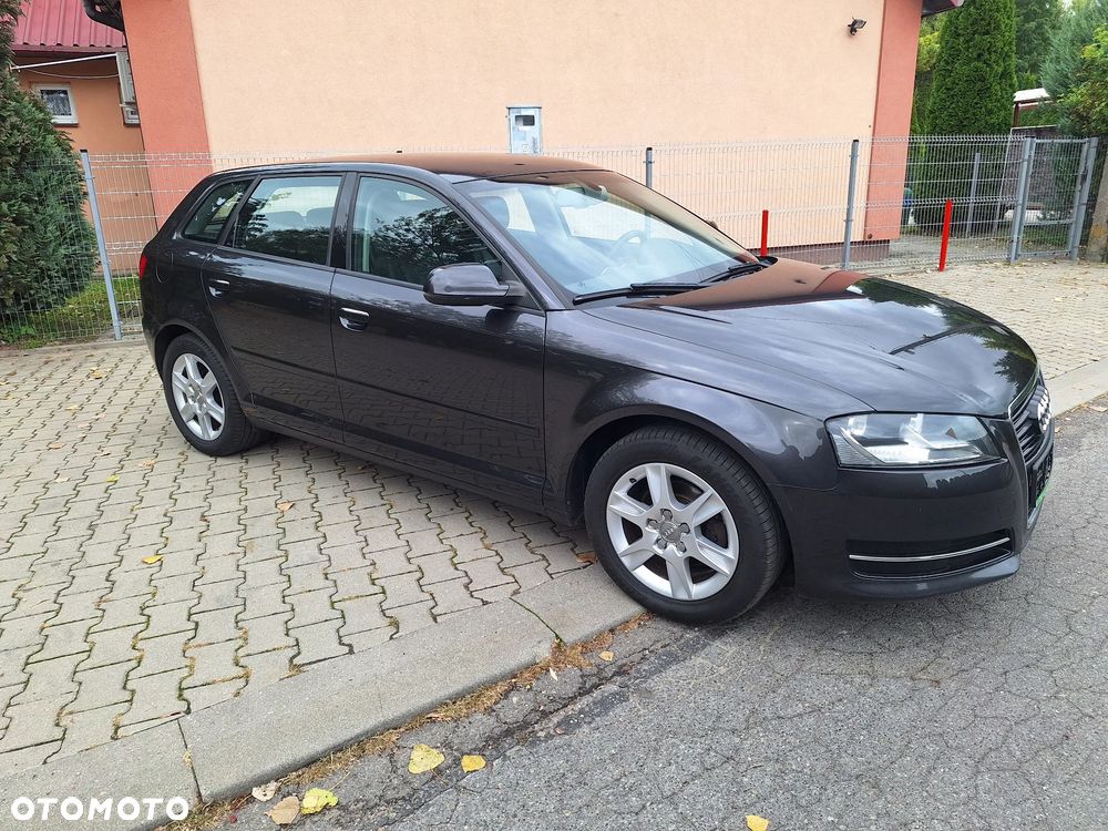 Audi A3 Sportback - 1