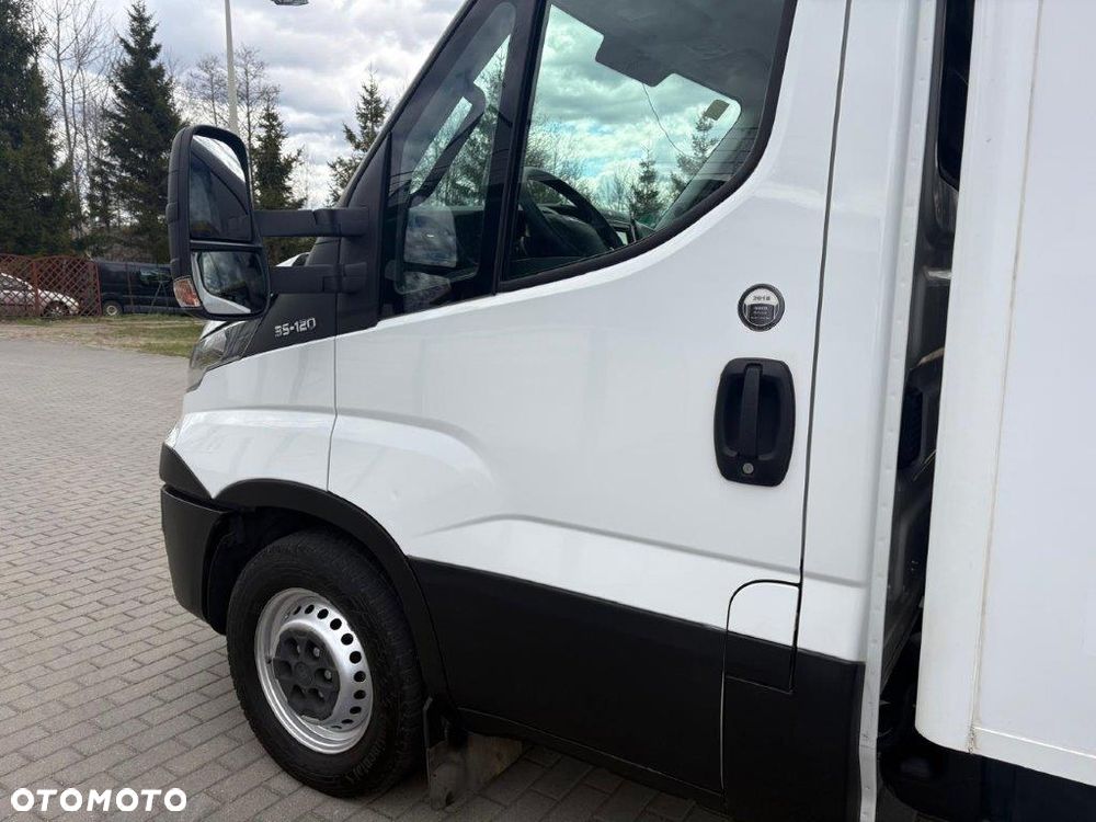 Iveco DAILY 35S KONTENER Z WINDĄ 8EP 2,5wysoki Super Stan - 17