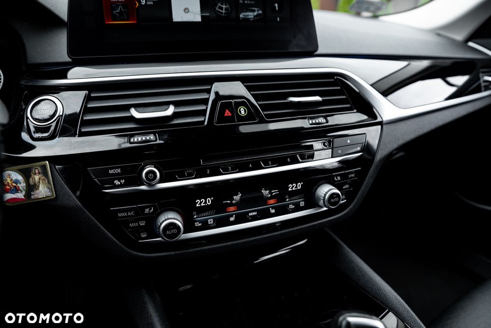 BMW Seria 5 520d xDrive Sport Line sport - 39
