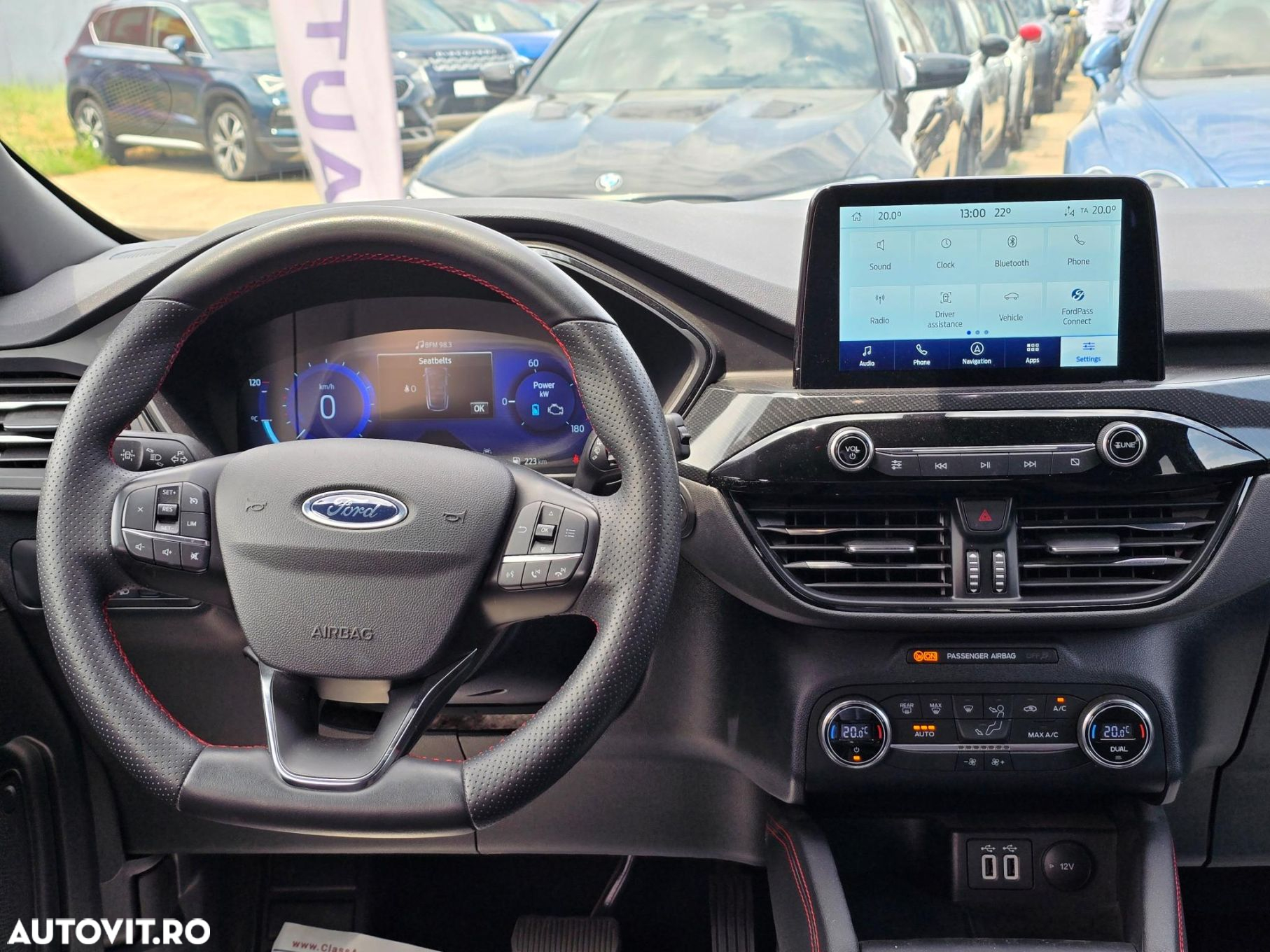 Ford Kuga 2.5 Duratec FHEV ST-LINE - 12