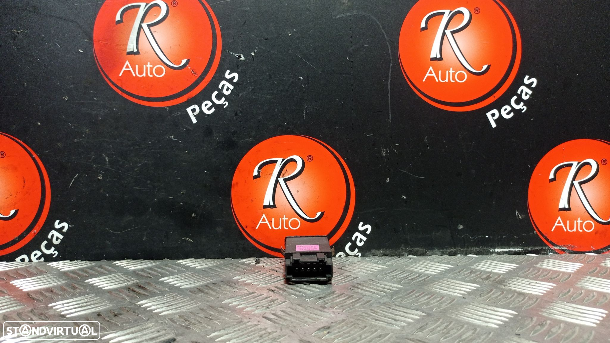 Botão 4 Piscas  Audi A6 (4B2, C5) - 2
