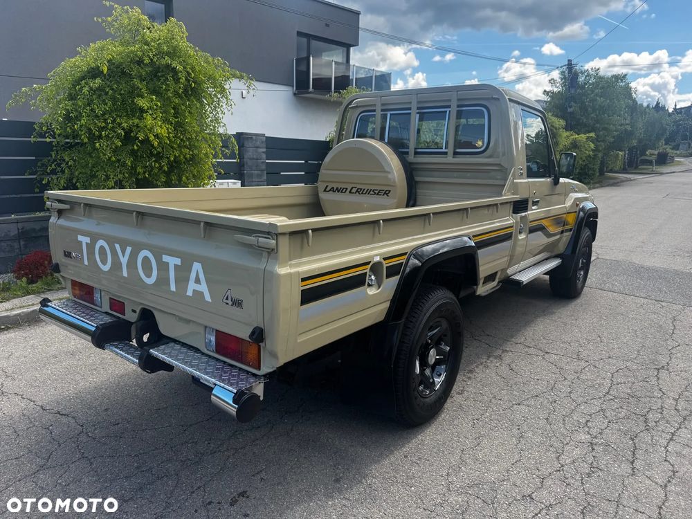 Toyota Land Cruiser 2022 photo 3