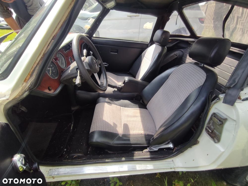 Triumph Spitfire - 19