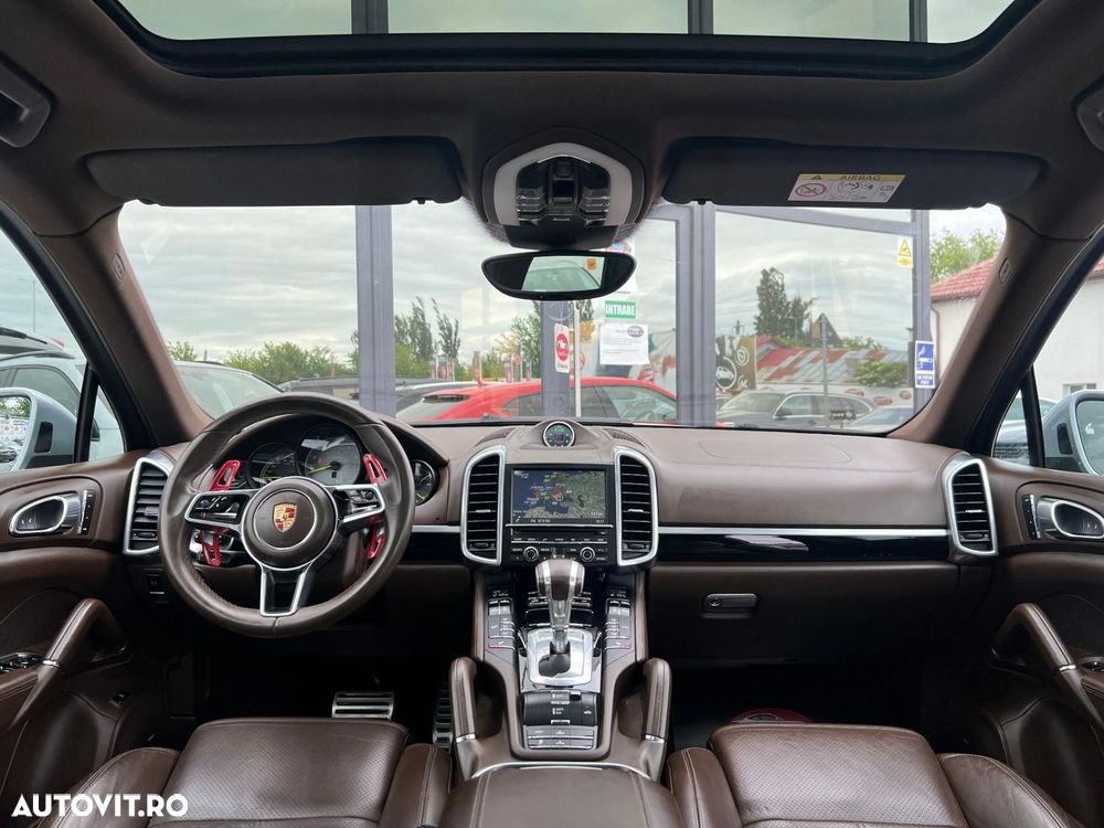 Porsche Cayenne - 7
