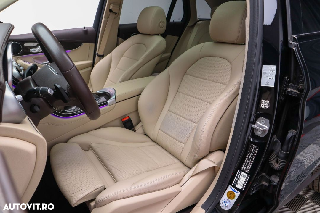 Mercedes-Benz GLC 300 de 4Matic 9G-TRONIC AMG Line Plus - 25
